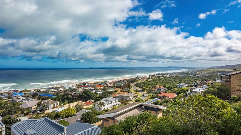 6 Bedroom Property for Sale in Outeniqua Strand Western Cape